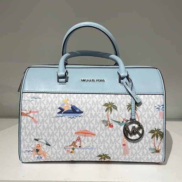 Michael Kors Handbags - Michael Kors Girls Jet set travel med duffle bag crossbody